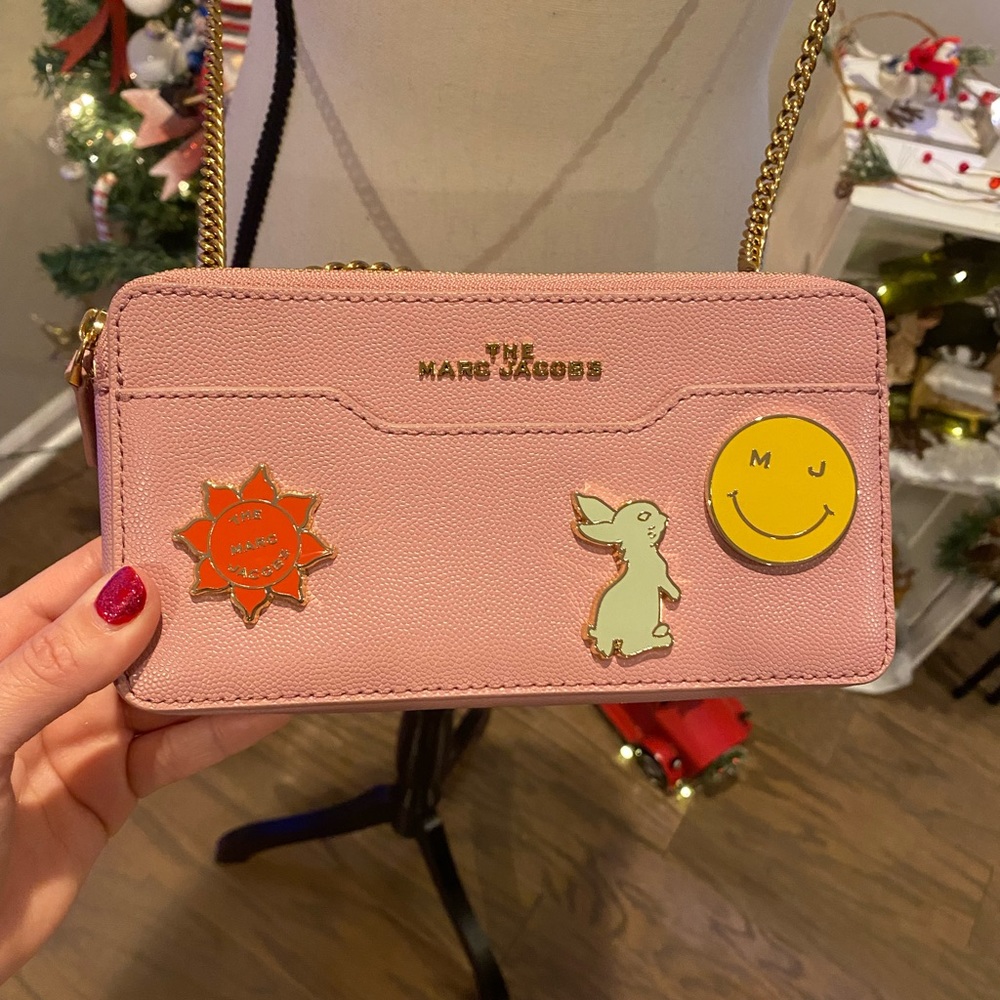 ✨Marc Jacobs (EUC) Multiple Badge crossbody bag✨ - Picture 3 of 15